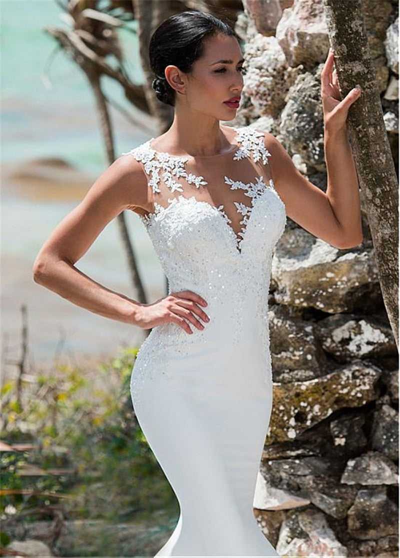 Beautiful Sleeveless Wedding Dress Lace Appliqued Illusion Boho Dress - Acapparelstore