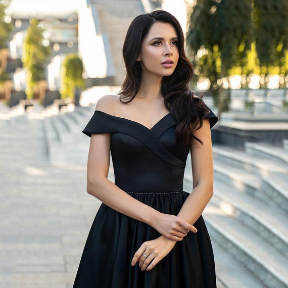 Elegant A-Line Satin Evening Dresses Off Shoulder Sweetheart Gown